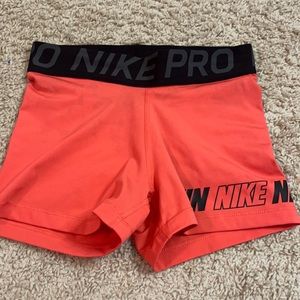 Salmon Nike pros